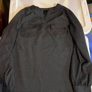 Black blouse with diamond pattern